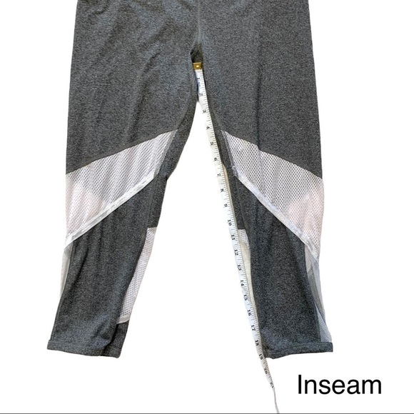 Champion Gray & White Mid-Rise Mesh Capri Leggings - Picture 14 of 17